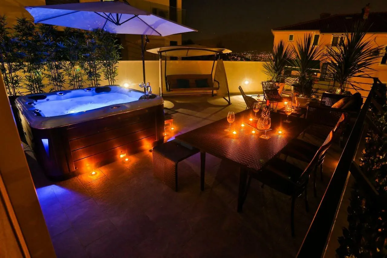 Luxury Urban Villa Apartments With Jacuzzi Split 0*,